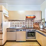 Zeitlos By Interhome