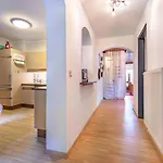 Zeitlos By Interhome *