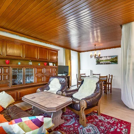 Zeitlos By Interhome Reifnitz