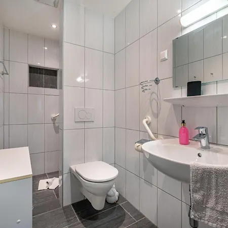 Zeitlos By Interhome Reifnitz